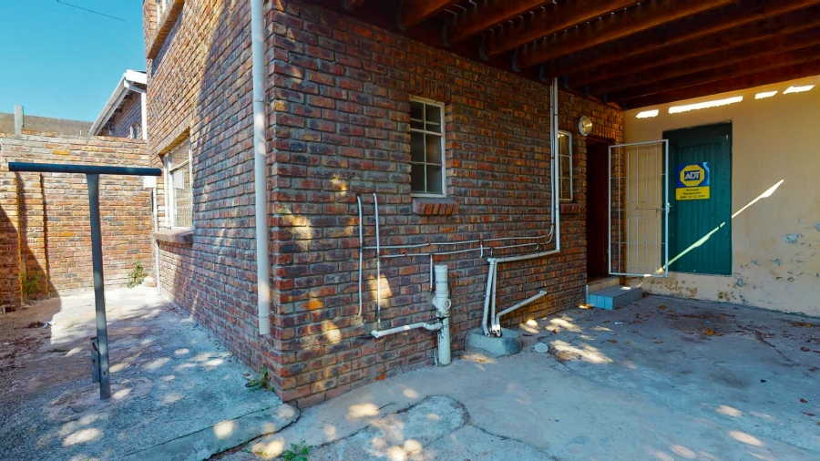 6 Bedroom Property for Sale in North End Eastern Cape